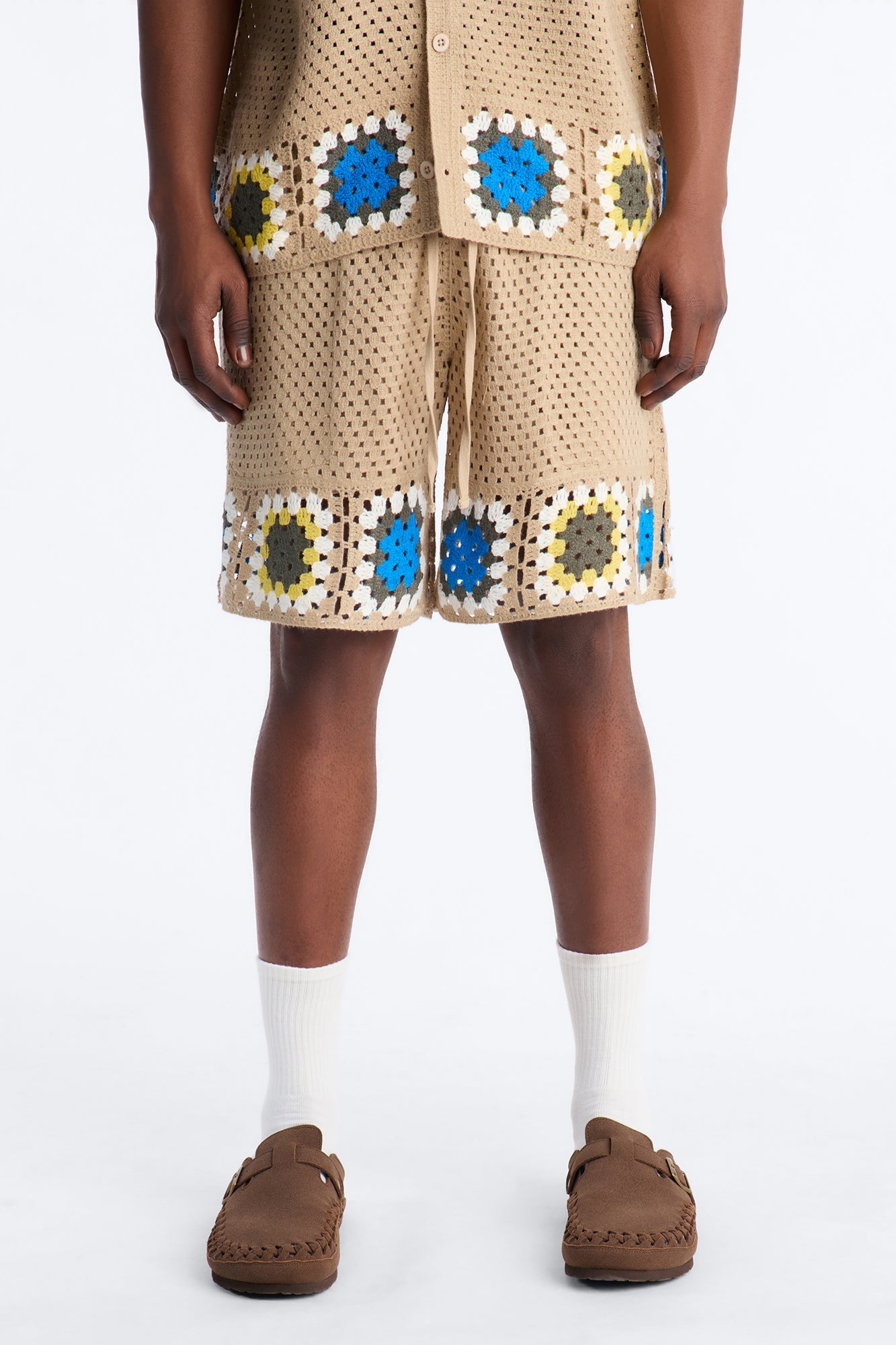 Relaxed Daisy Daze Crochet Short - Tan image 1