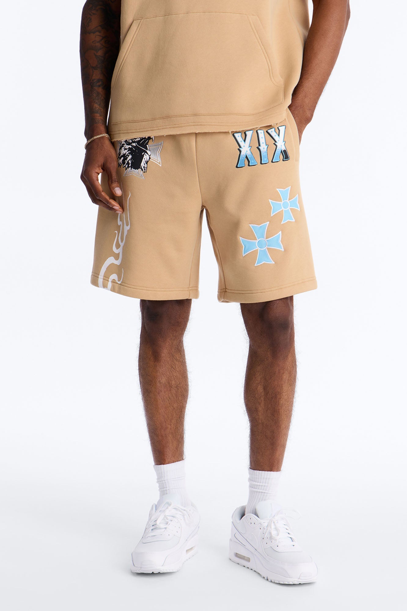 Eagles Fly Sweatshorts - Khaki image 1