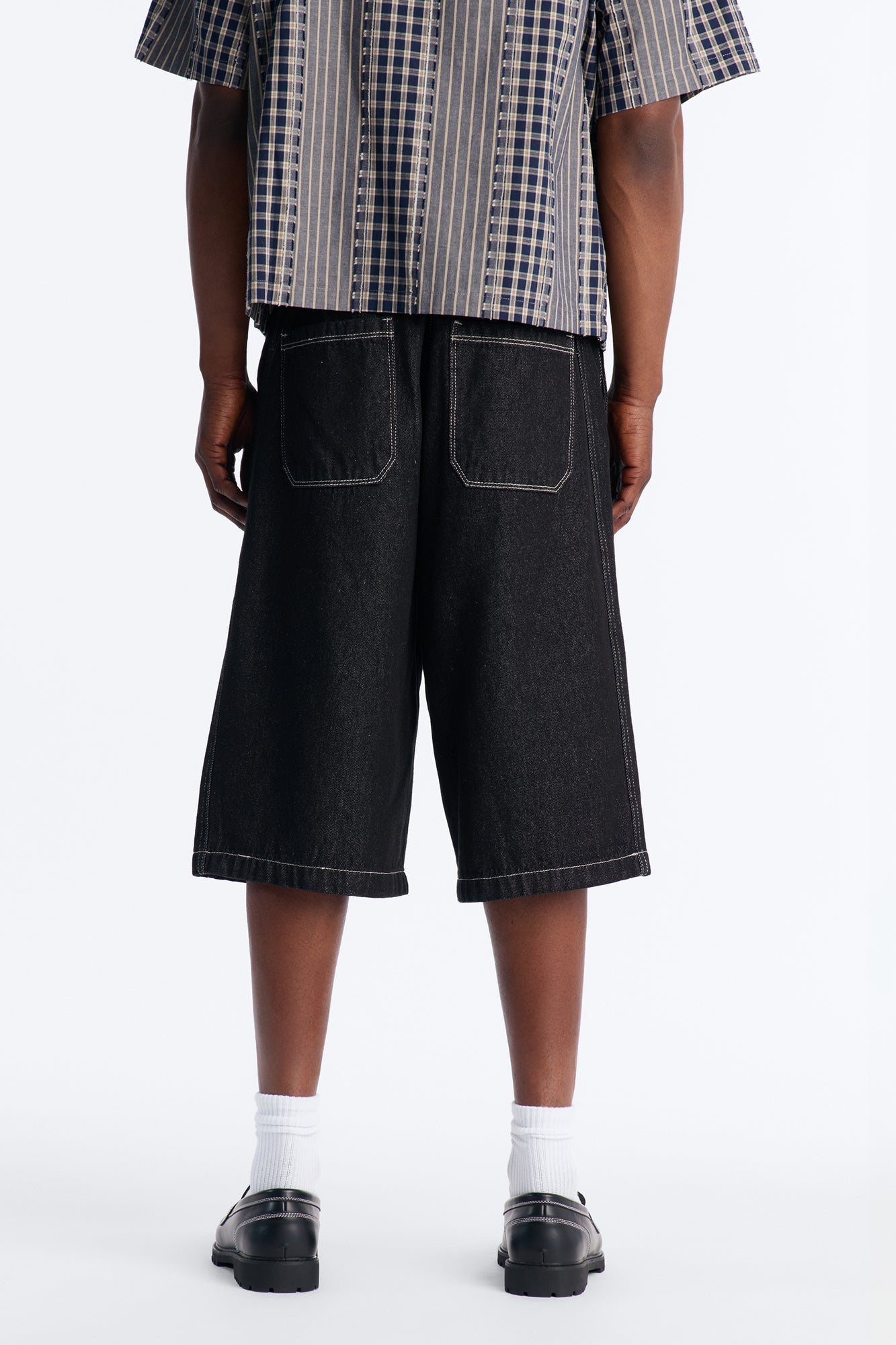 Classic Cuff Baggy Denim Short - Black Wash image 4