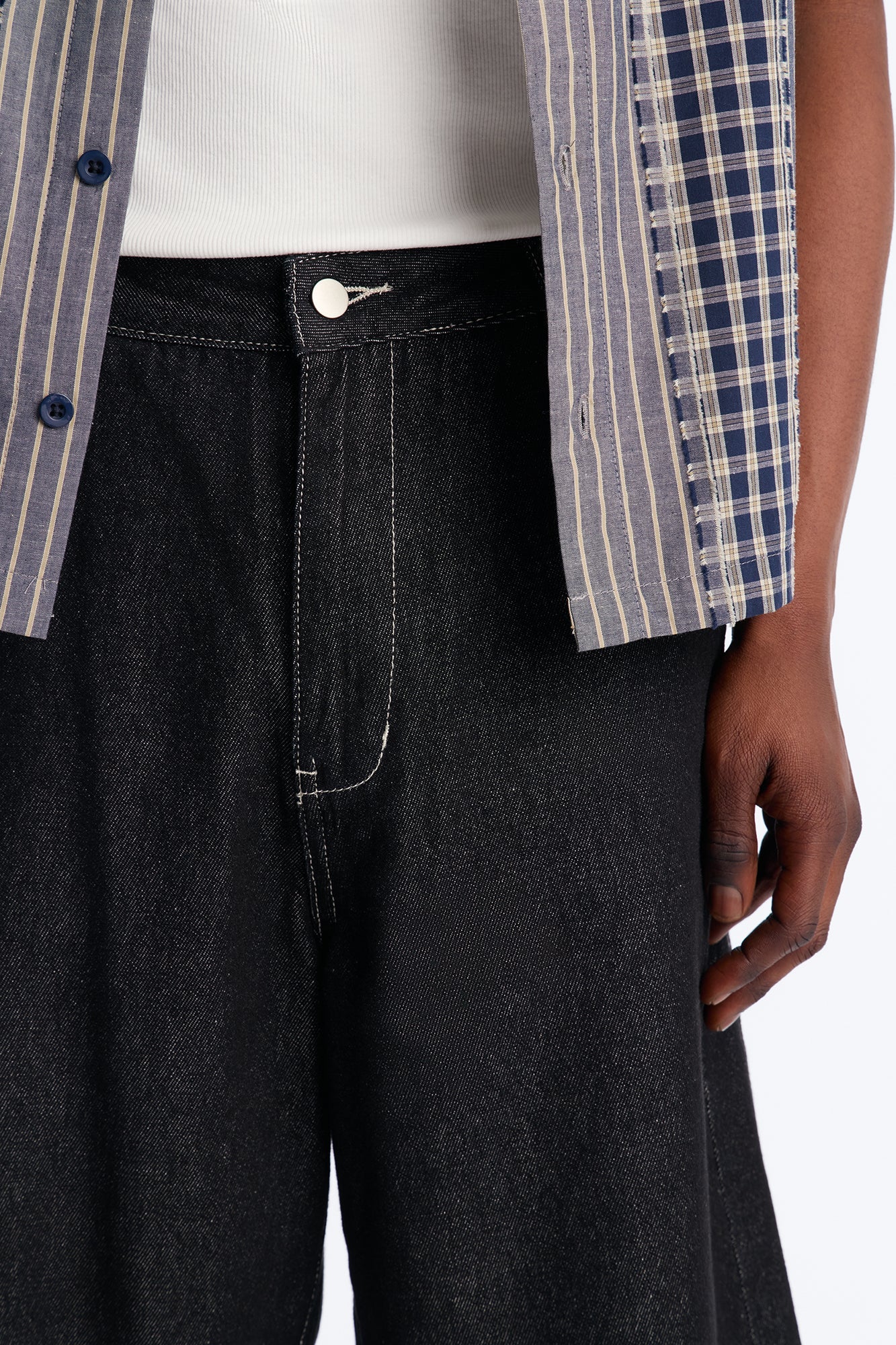 Classic Cuff Baggy Denim Short - Black Wash image 3
