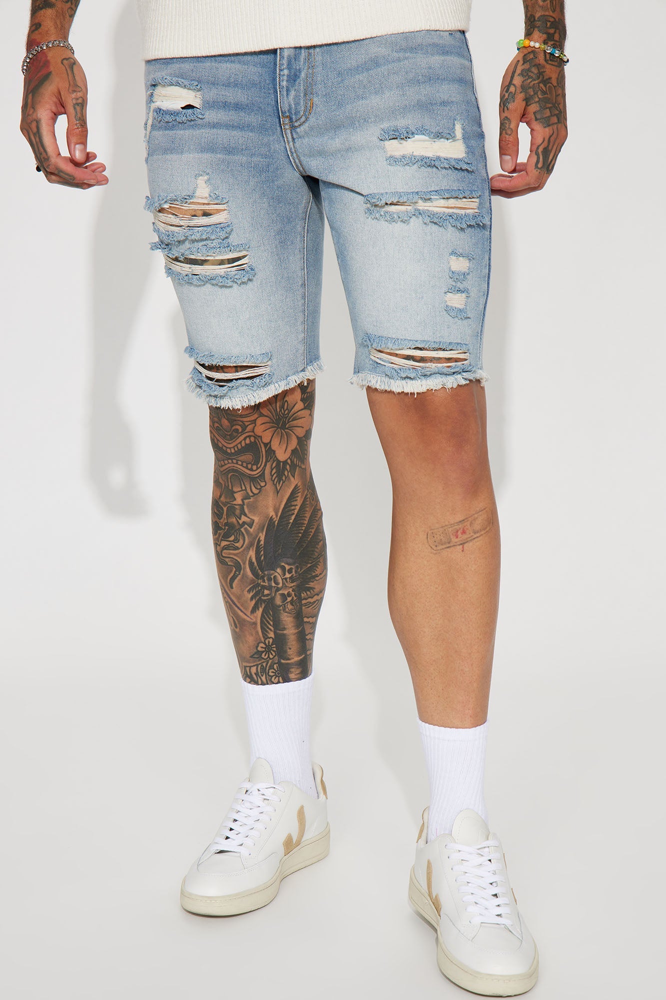 Back To It Distressed Raw Hem Slim Denim Shorts - Light Wash image 2