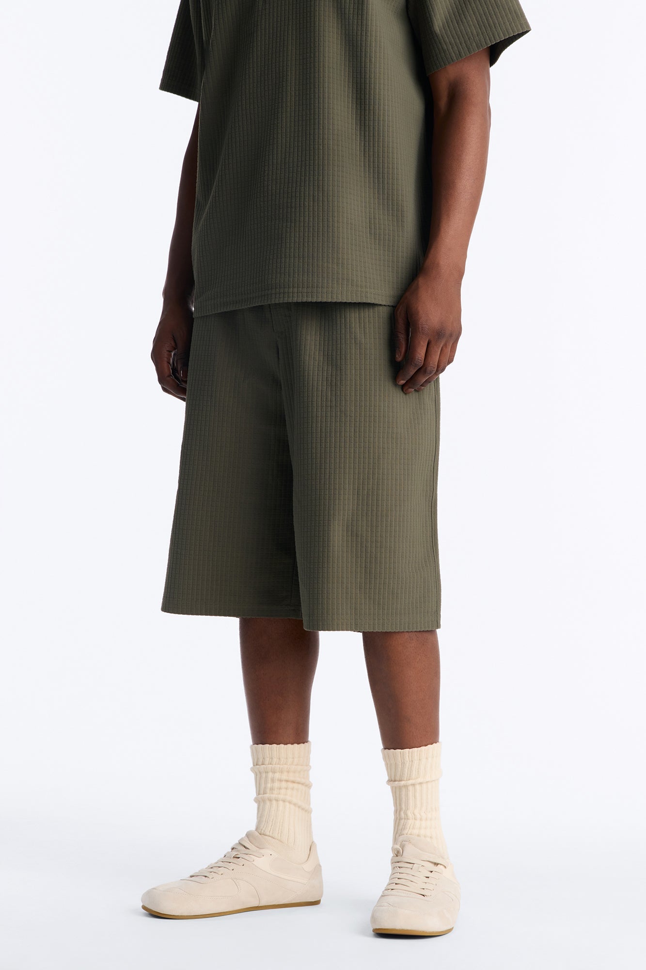 Terrance Textured Relaxed Short - Olive image 1