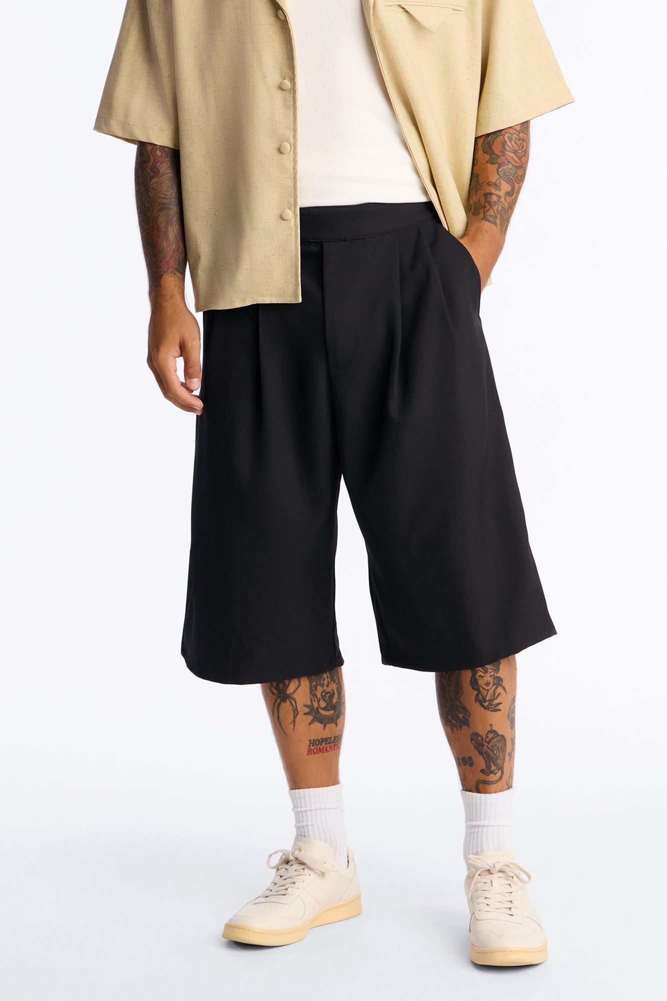 Vanderbilt Gurkha Baggy Trouser Short - Black image 1