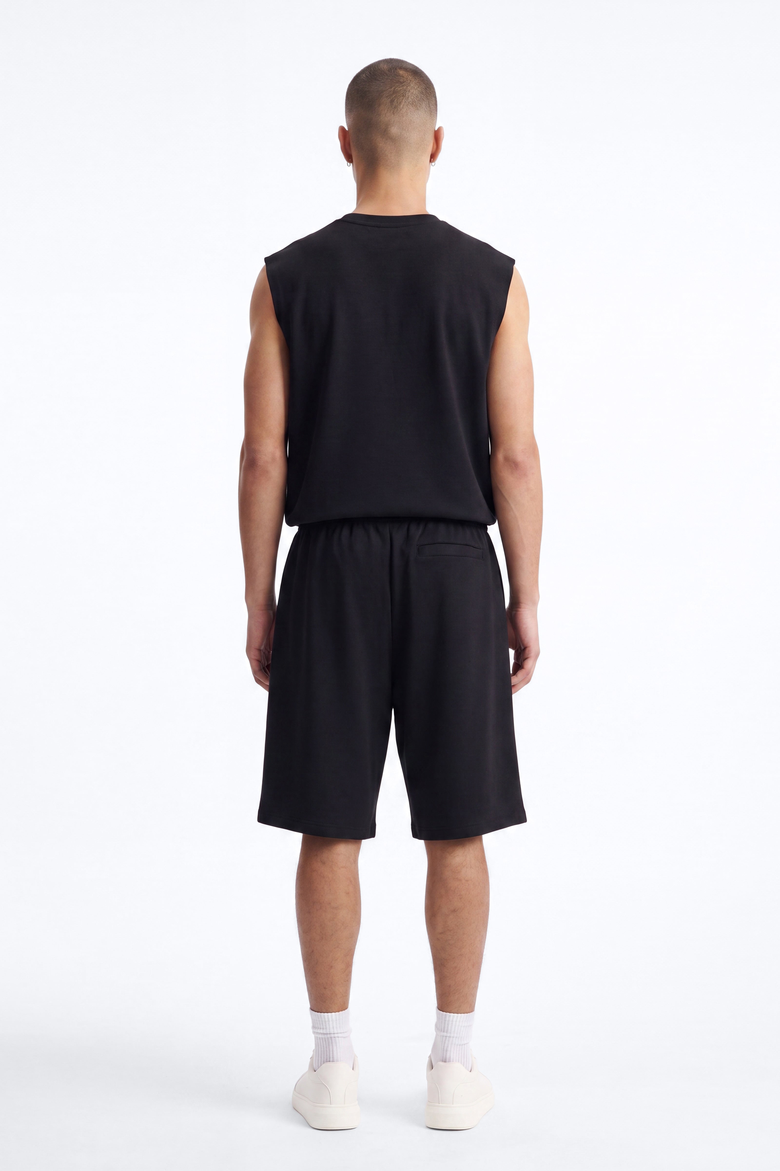 Structured Fleece Pleated Baggy Short - Black image 3