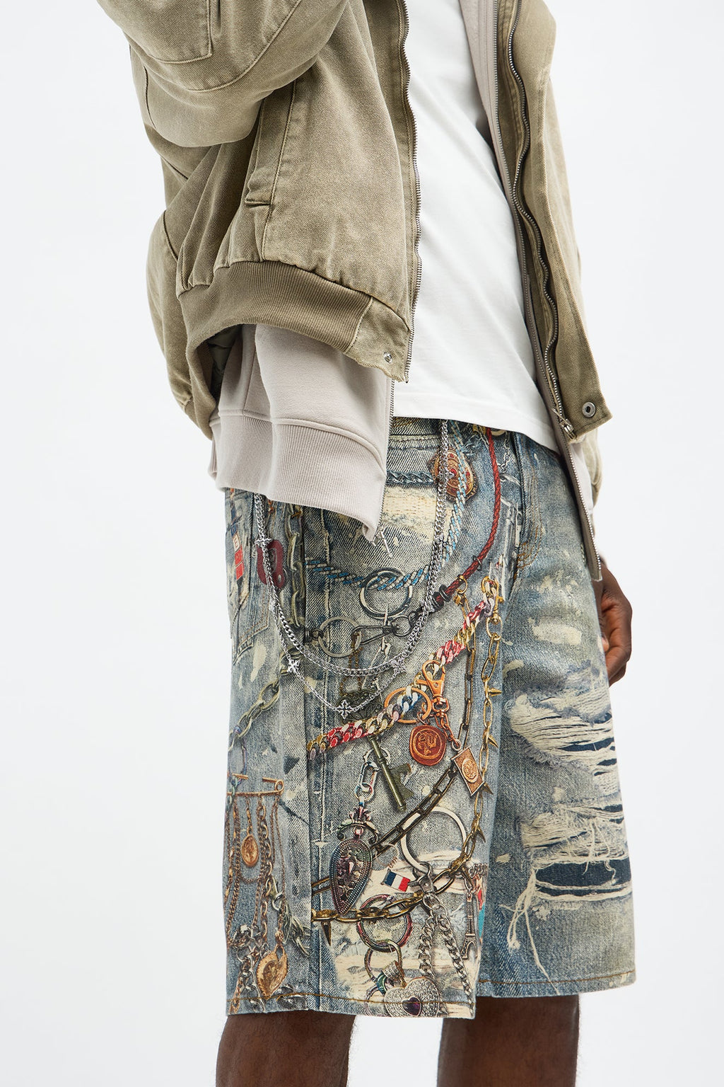 Relaxed Chain Distressed Printed Denim Short - Light Wash image 3