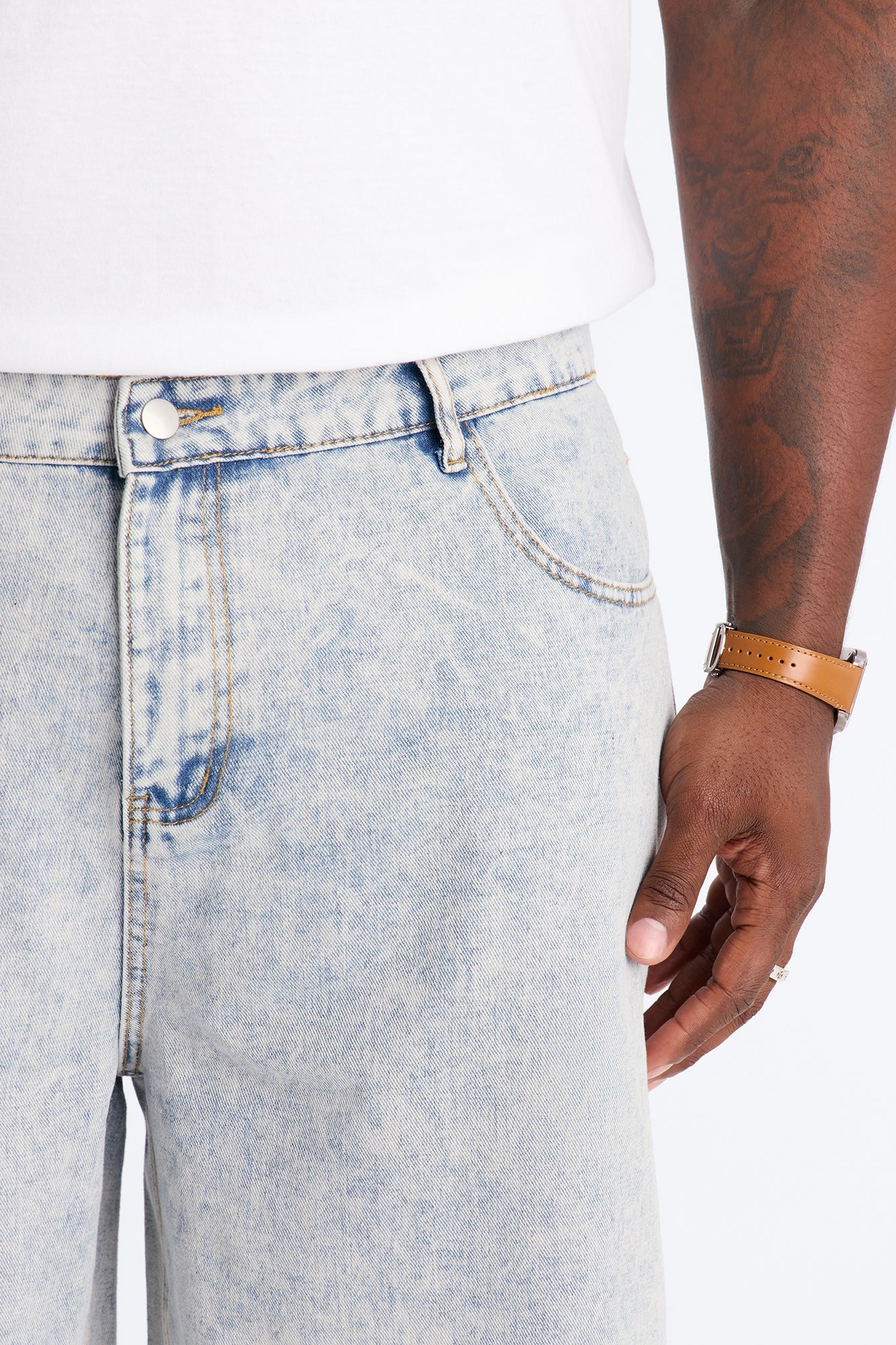 Miracle Wash Baggy Denim Short - Light Wash image 4