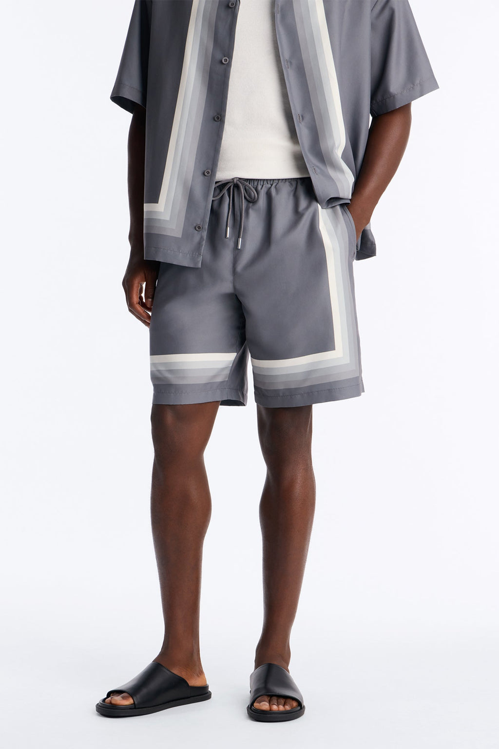 Level Up Relaxed Short - Grey/combo image 2