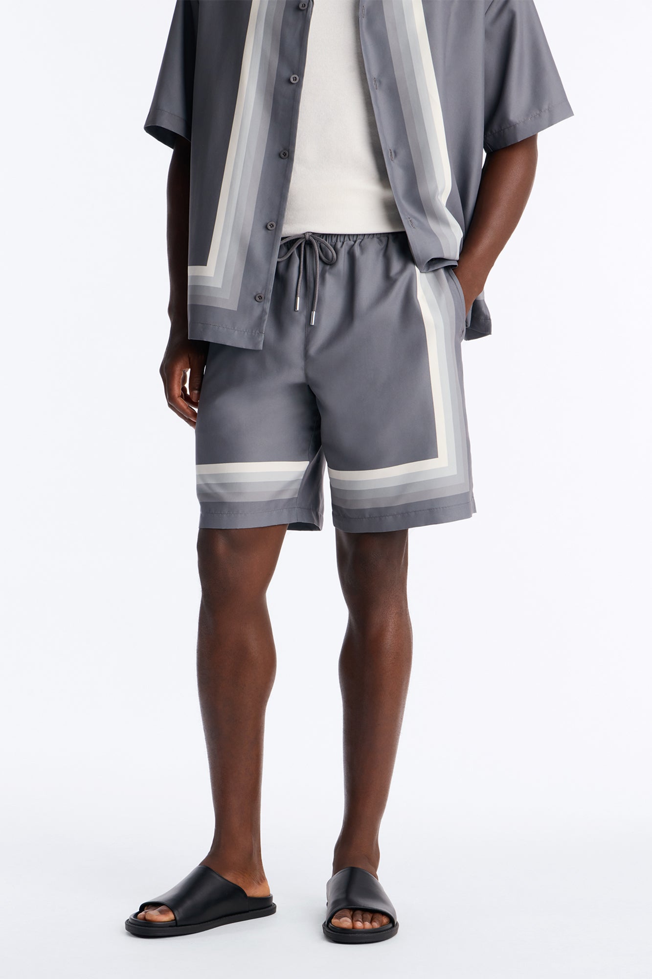 Level Up Relaxed Short - Grey/combo image 2